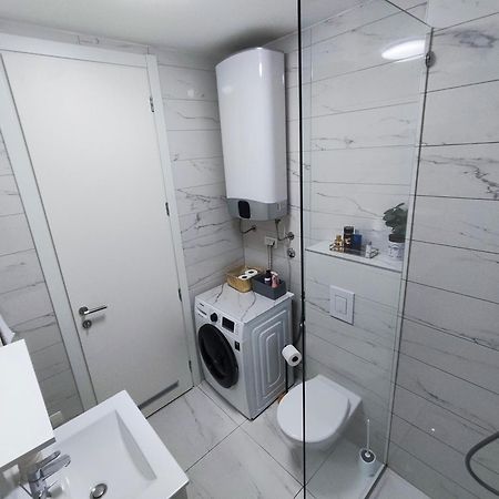 Luce Gold Apartment Zara Esterno foto