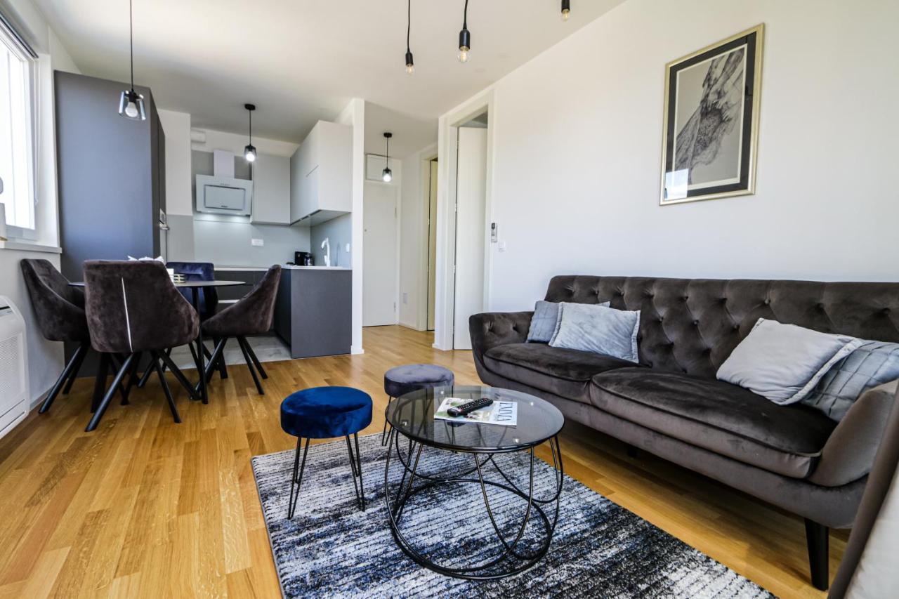 Luce Gold Apartment Zara Esterno foto