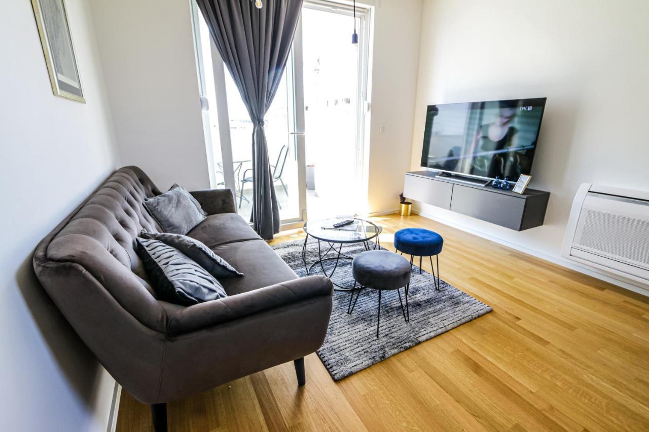 Luce Gold Apartment Zara Esterno foto