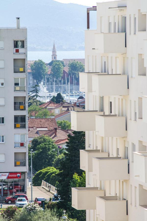 Luce Gold Apartment Zara Esterno foto