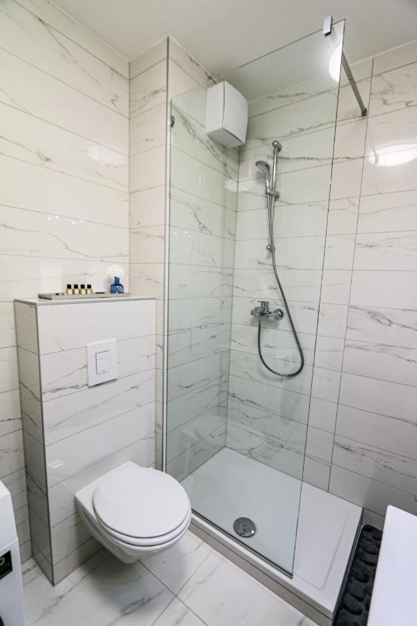 Luce Gold Apartment Zara Esterno foto