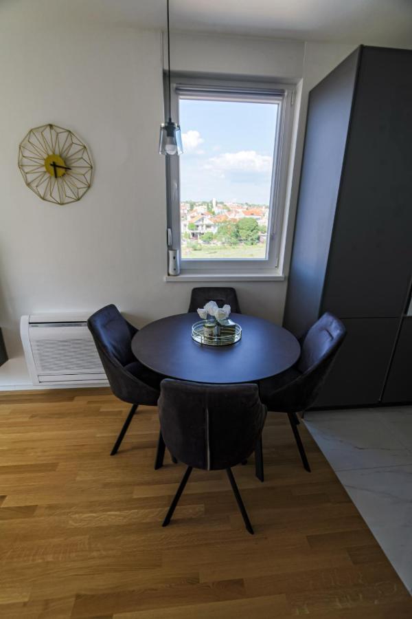 Luce Gold Apartment Zara Esterno foto