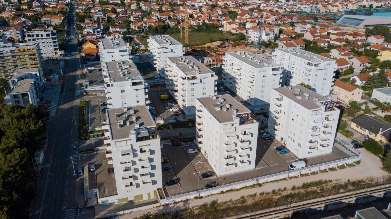 Luce Gold Apartment Zara Esterno foto