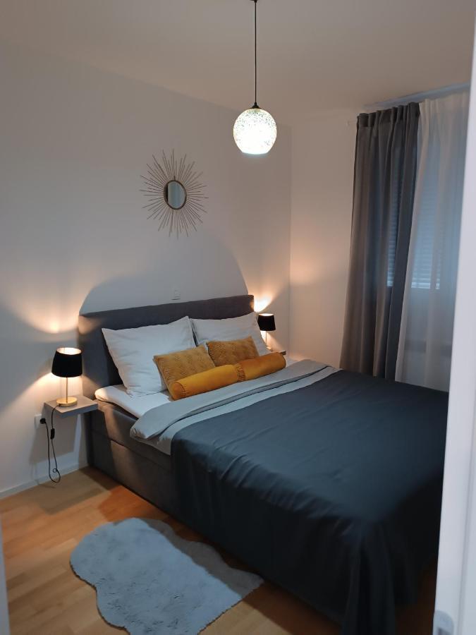 Luce Gold Apartment Zara Esterno foto